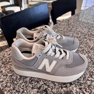 Women’s New Balance Light Gray and White Sneakers 7.5